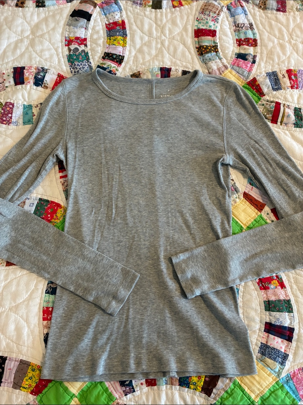 Everlane Women's Long Sleeve Crewneck Top - Light Gray comfy casual fall ribbed